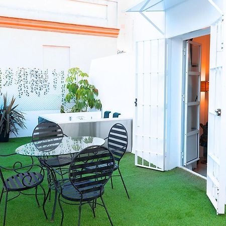 Downtown Apartment With Private Terrace & Jacuzzi Siviglia Esterno foto