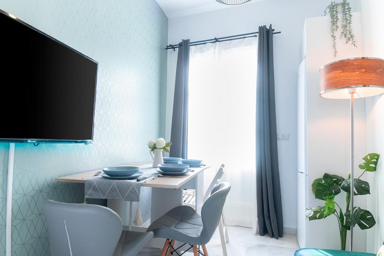 Downtown Apartment With Private Terrace & Jacuzzi Siviglia Esterno foto