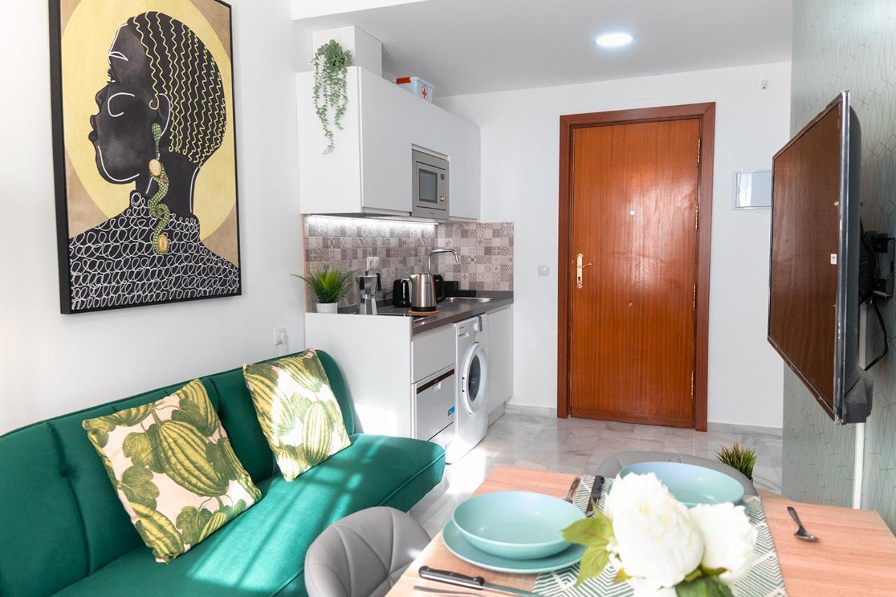 Downtown Apartment With Private Terrace & Jacuzzi Siviglia Esterno foto