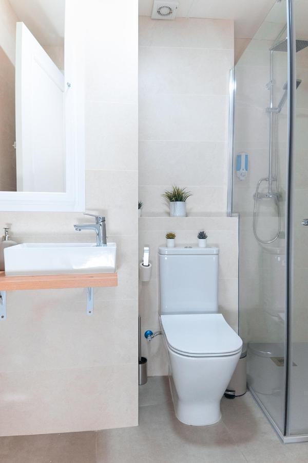 Downtown Apartment With Private Terrace & Jacuzzi Siviglia Esterno foto